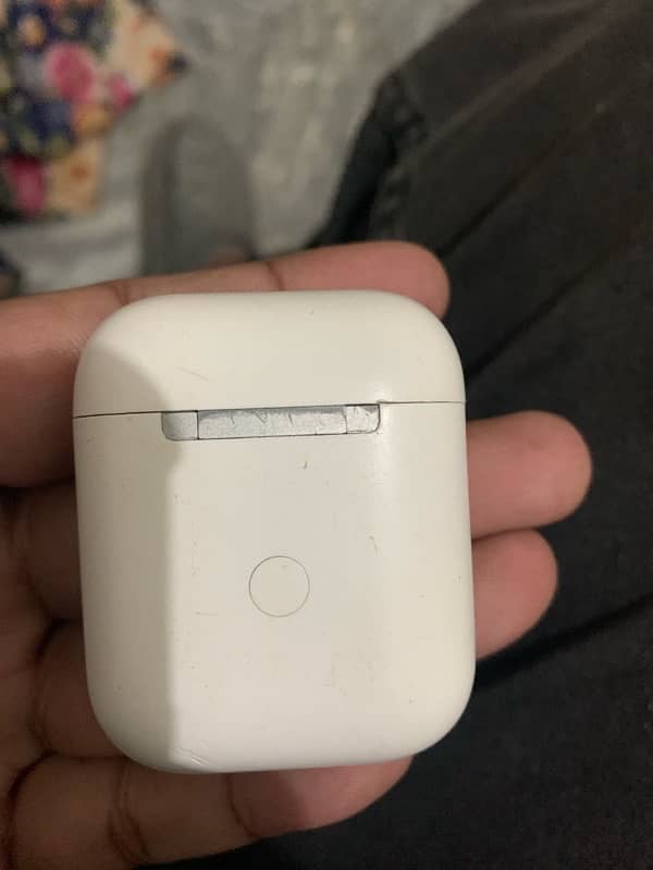 AirPods 1 Apple iPhone user good condition for iPhone user 5