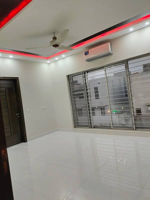 1 Kanal Full hous for rent wat solar system installed Pcsir society ph2 1