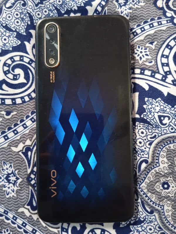 Vivo S1 4/128 GB with Box and charger 1