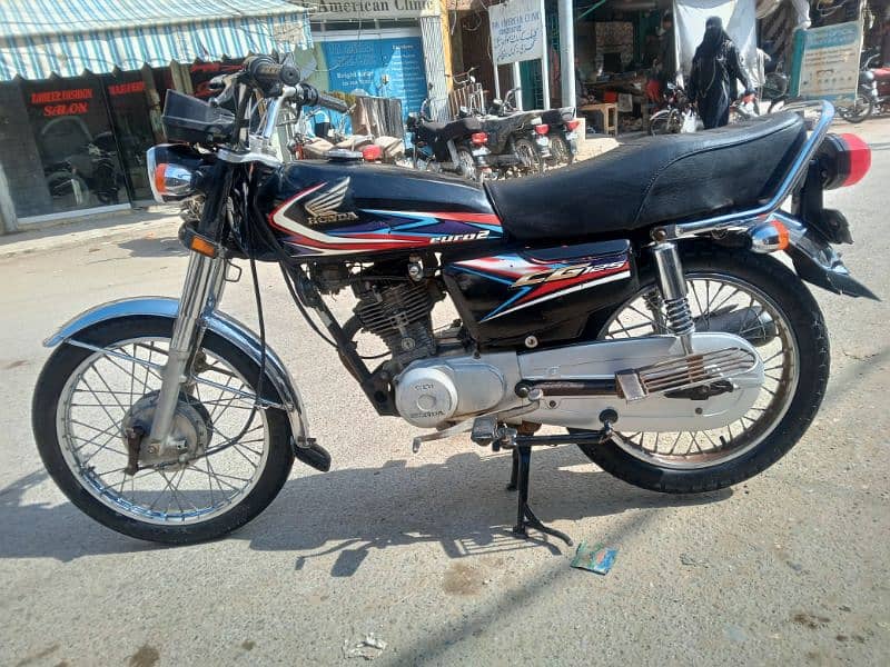 Honda cg 125 Karachi num nut to nut original shiny genuine condition 0