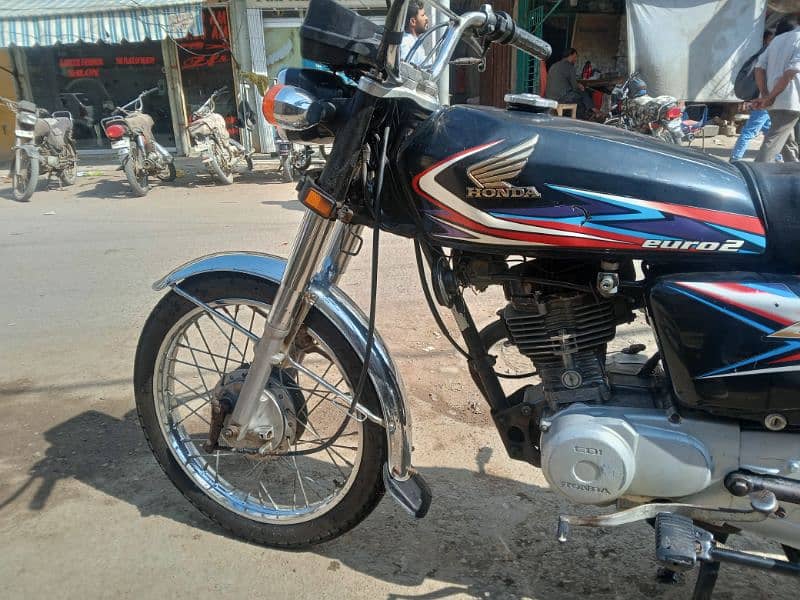 Honda cg 125 Karachi num nut to nut original shiny genuine condition 7