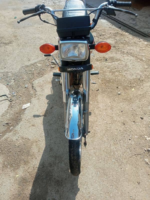 Honda cg 125 Karachi num nut to nut original shiny genuine condition 10