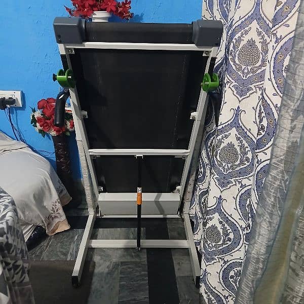 treadmill for sale in good condition 4