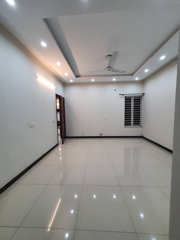 14 Marlas Tile Flooring Ground floor Gas Boring G-13/2 4