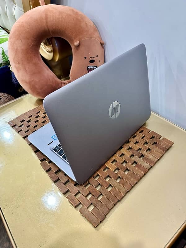 HP Elitebook 820 G3 i7 6th gen 8GB Ram 256GB SSD 3