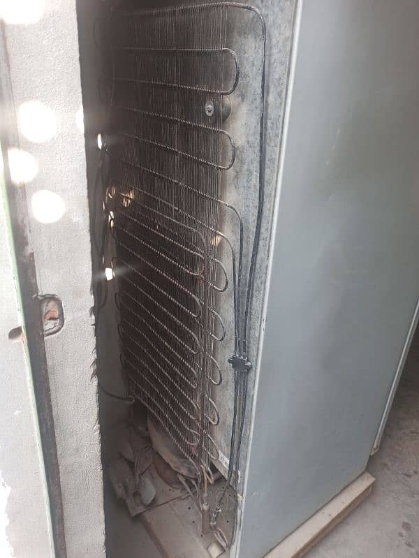 RS: 23000)medium size fridge for urgent sale 3