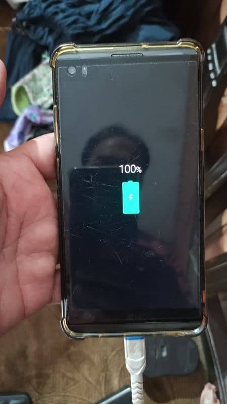 LG V20 4.64 in only 9000 7