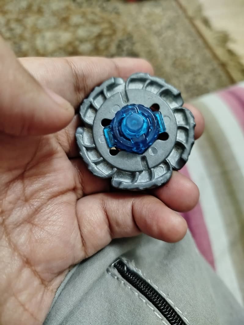 Selling Original Takara Tomy Metal Beyblades in mint condition 3