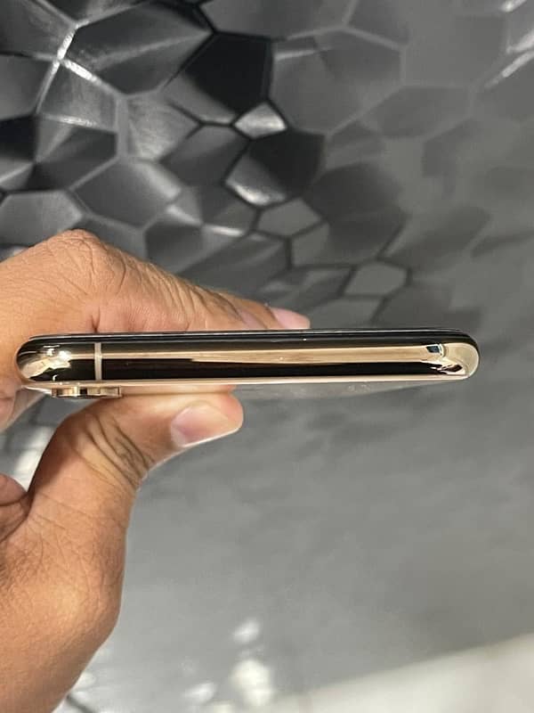 i Phone XS Max official PTA Approved 64GB Phone Num 03064206549 1