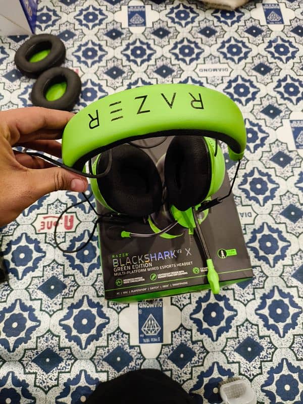 Razer Black Shark V2X Gaming Headset (Green) 1