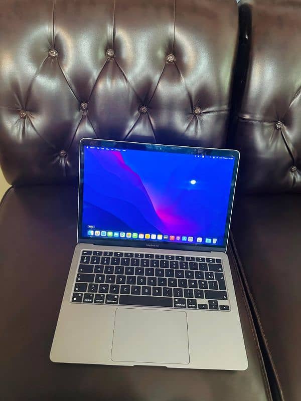 MacBook Air M1 chip  Chip Apple M1  8GB RAM  256GB SSD 13inch 4