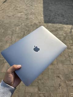 Macbook Pro 13 inch 2018