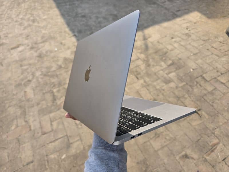 Macbook Pro 13 inch 2018 6