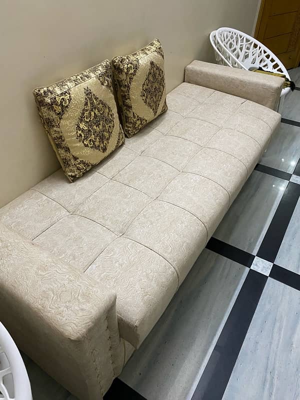 sofa with inside box 0