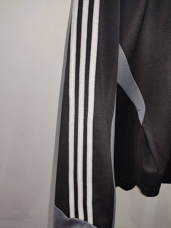 Adidas dri fit jacket with Hood Large 2