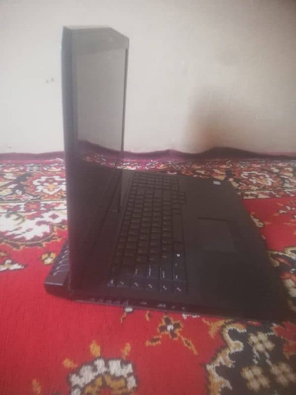 Alienware 17r4 1