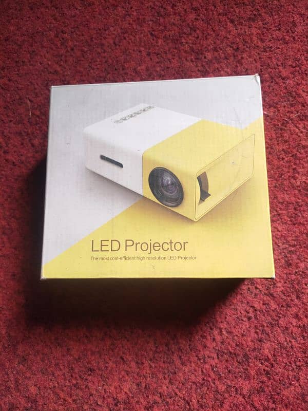 Mini Projector for movies 0