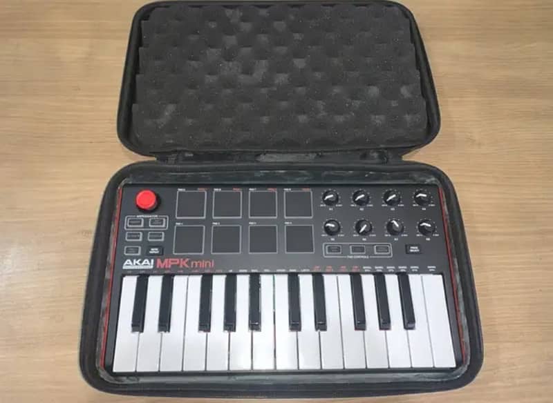 Akai Professional MPK Mini 4