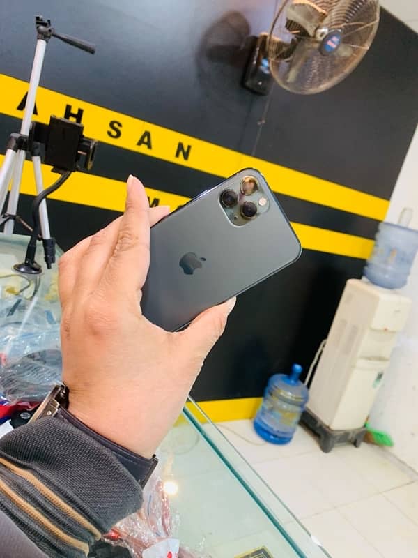 iphone 11 pro PTA Approved faulty read add 0