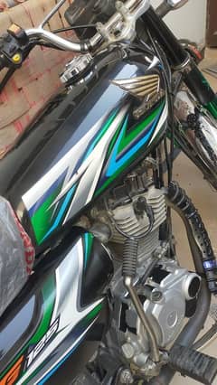 Honda 125 appled for