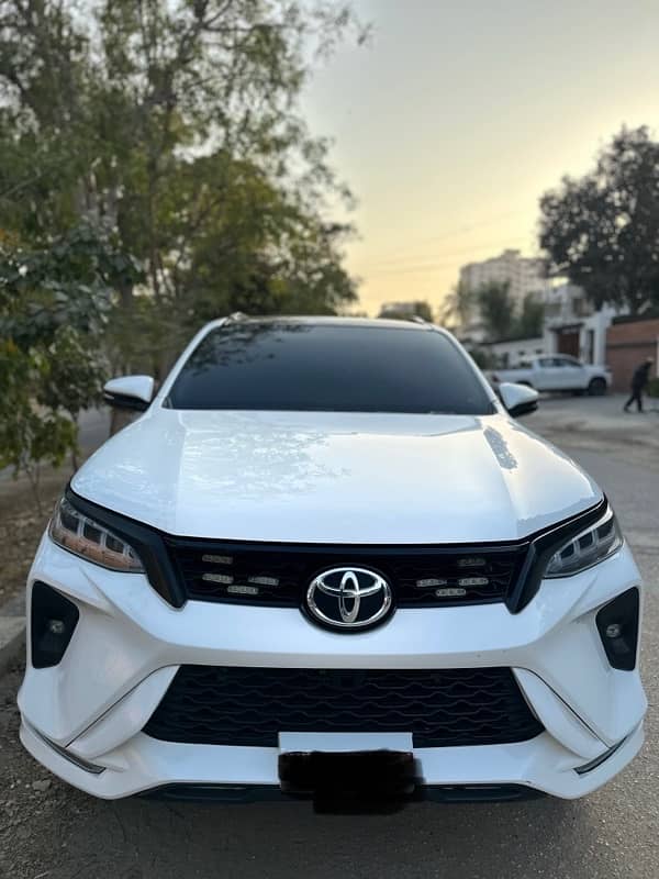 Toyota Fortuner V 2018 3