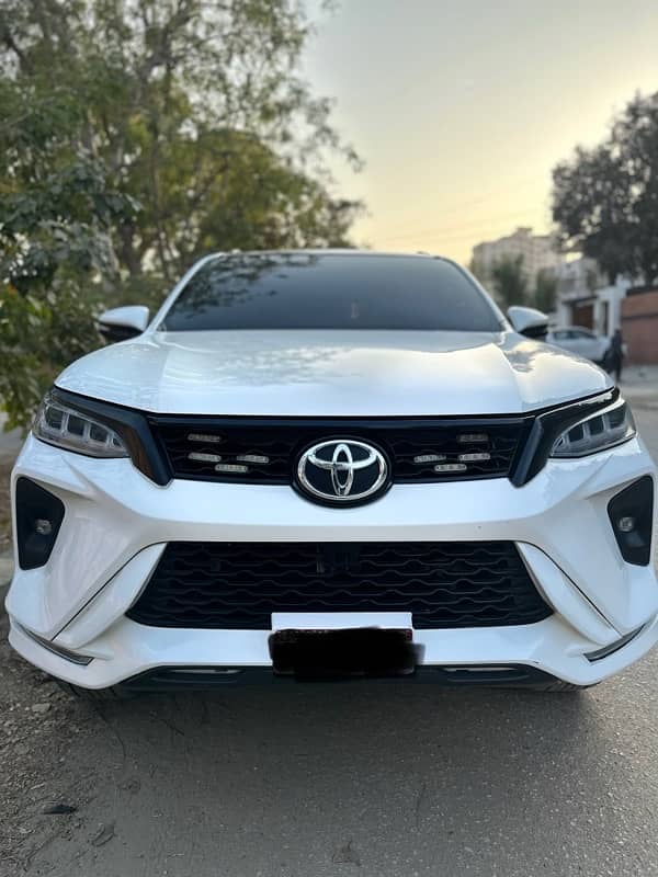 Toyota Fortuner V 2018 6