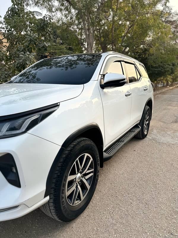 Toyota Fortuner V 2018 8