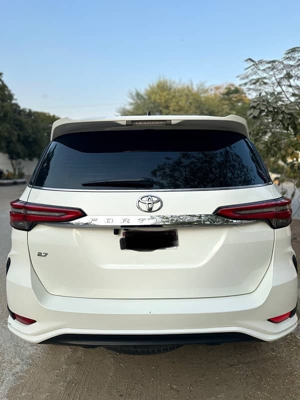 Toyota Fortuner V 2018 1