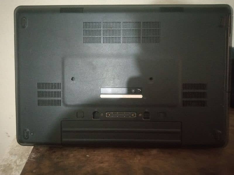 Dell E5540 0