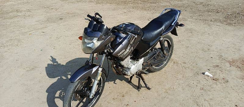 Yamaha YBR Grey 2015 Lahore 4