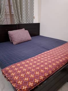 single bed set alongwith mattresses