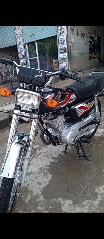 Honda 125  , 700+ serial, only 5000 running 1