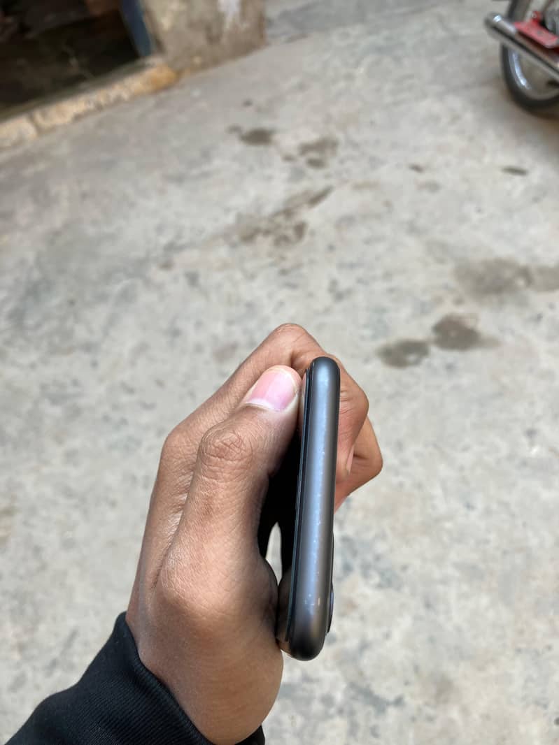 Apple iPhone 11 non pta jv 0