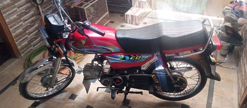 HONDA CD70 LIKE new bike for urgent 5