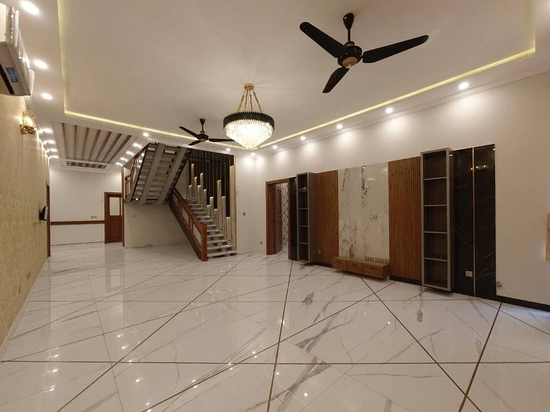 Beautiful Designer House For Rent 8