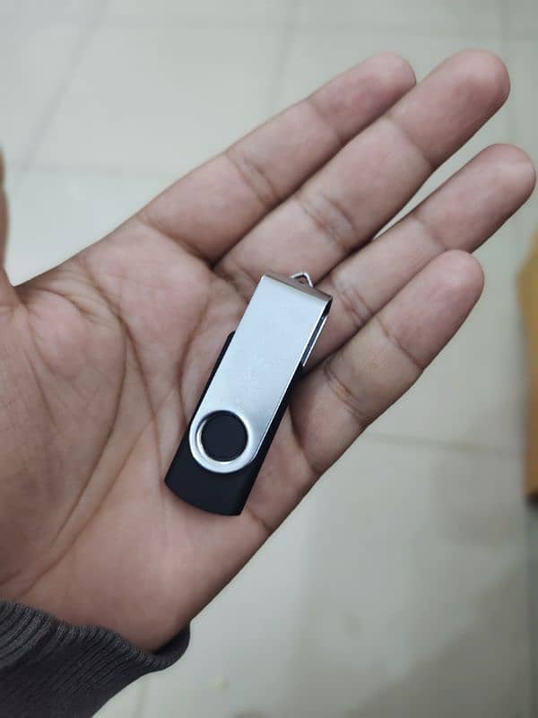 2TB USB Flash Drive 4