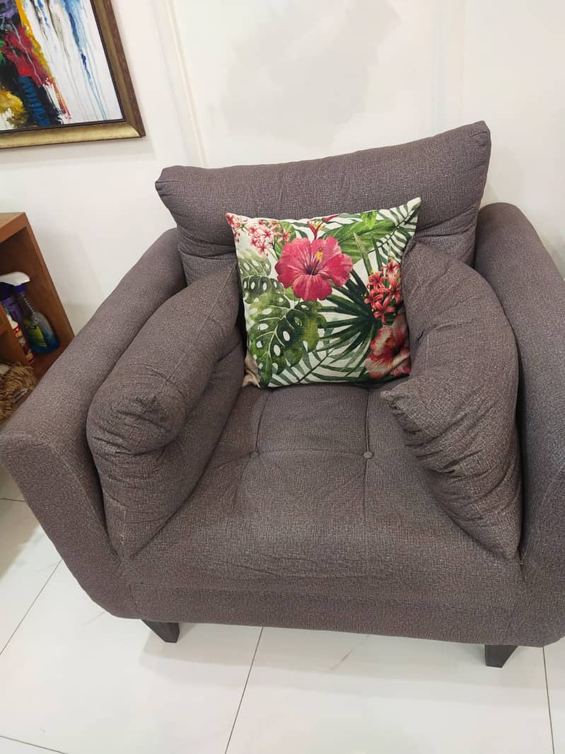 Elegant 7-Seater Sofa Set for Sale. 3