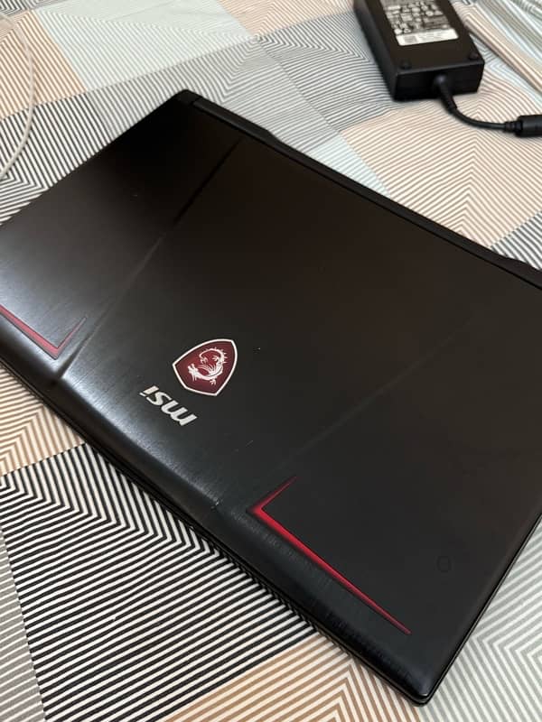 MSI gaming laptop gtx 1060 120hz i7-7700hq rgb steelseries 3