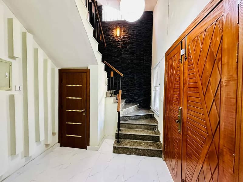 Beautiful 10 Marla Designer House For Rent 2