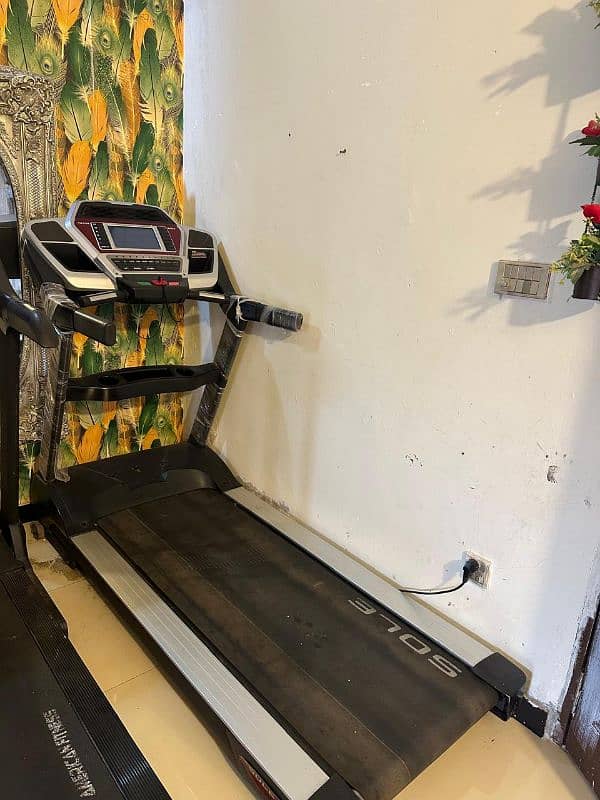 Gym machine and other gym items for sale 2