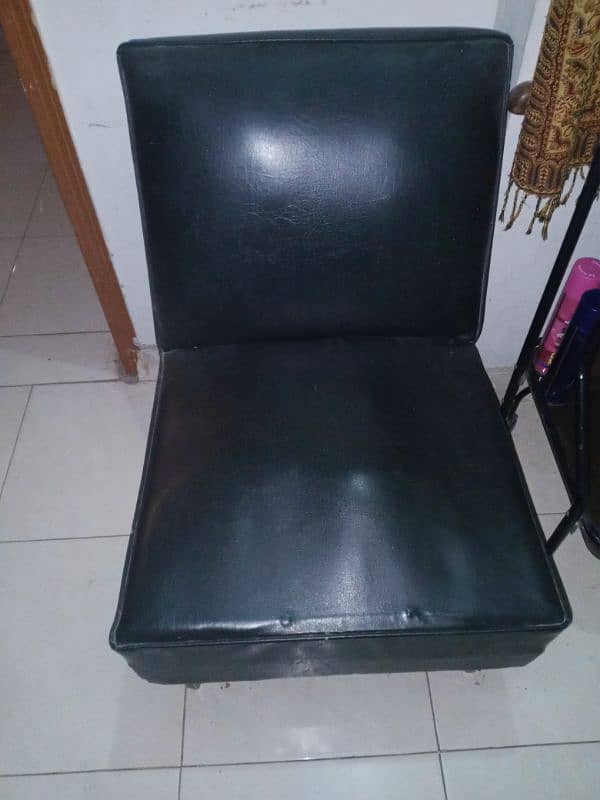 4 Seater for sell 1