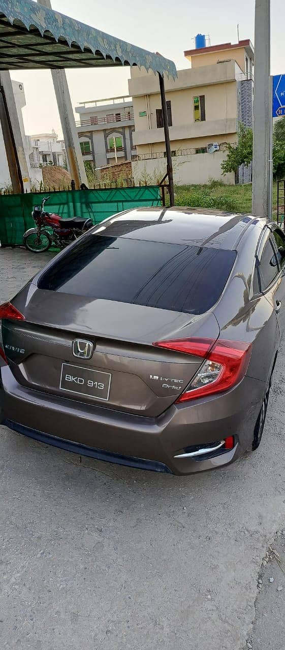 Honda Civic Oriel Model 2017 4