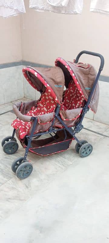 Twin baby Pram/walker 2