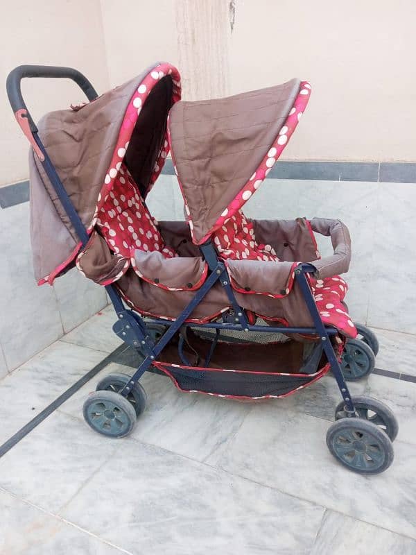 Twin baby Pram/walker 4