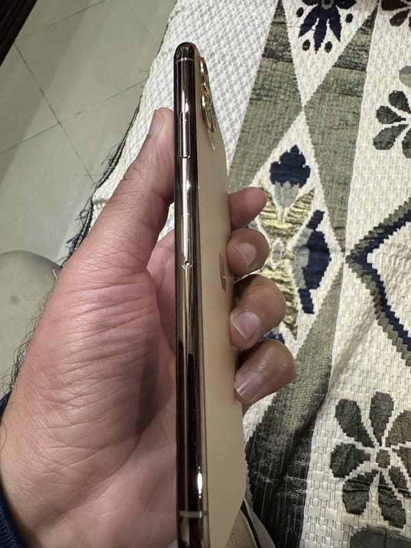 Iphone 11 pro Max PTA Approved 3