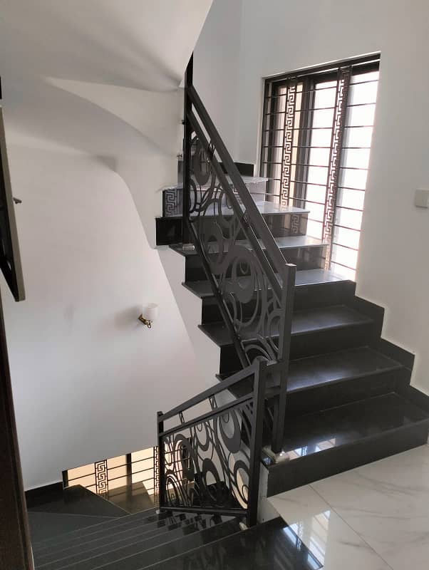 10 Marla House For Sale In Paragon City Lahore 4