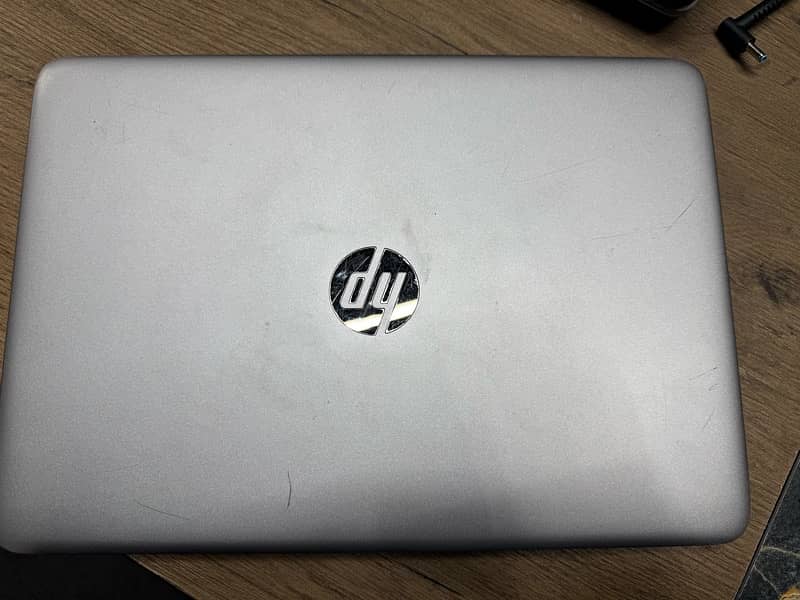 HP laptop 10/10 condition 2