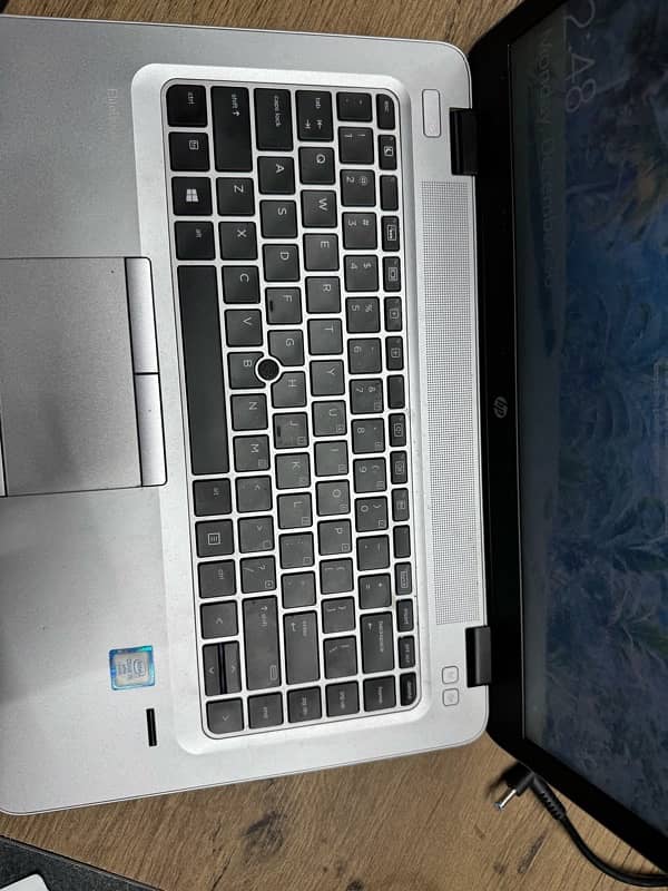 HP laptop 10/10 condition 5