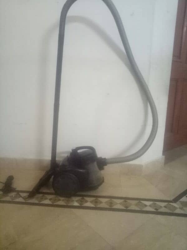 vacuum cleaner 1