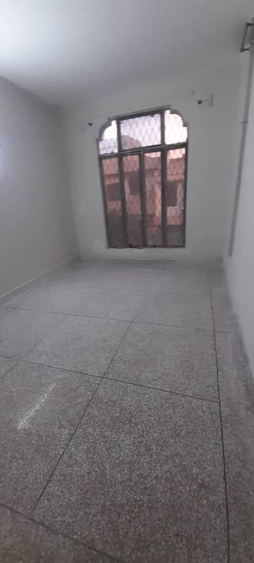 10 Marla Upper Portion Gulshan Block Main Boulevard 2